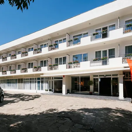 99 Hotel